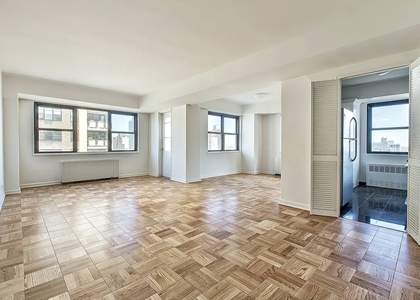 East 86th Street - Photo 1