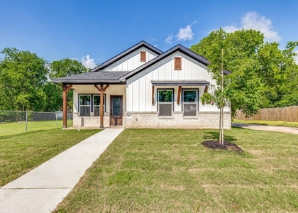 747 N Wilhite Street - Photo 1