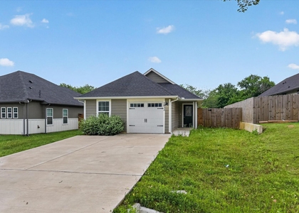 1032 Ray Drive - Photo 1