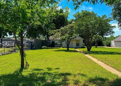 1705 N Robinson Street - Photo 1