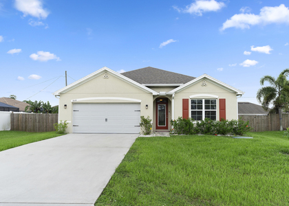 1810 Sw Capehart Avenue - Photo 1