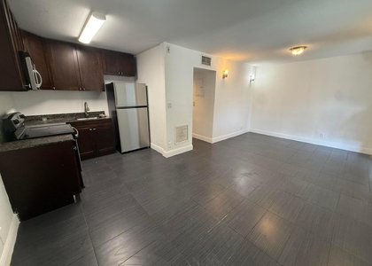 37 Sw 14th Street - Photo 1