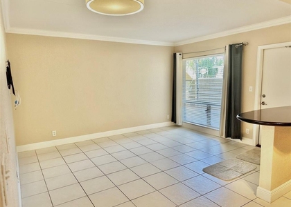 2190 Se 5th Street - Photo 1