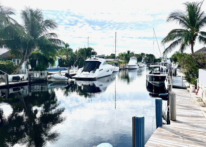 2708 Ne 14th Street Causeway - Photo 1