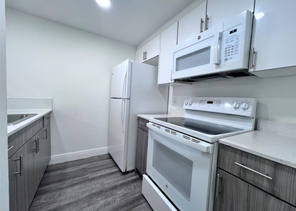 1196 Nw 40th Avenue - Photo 1