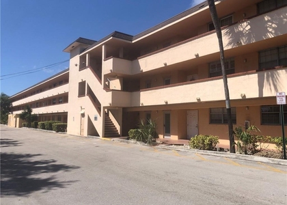 4500 N Federal Highway - Photo 1