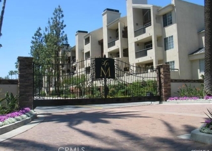 5520 Owensmouth - Photo 1