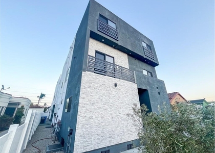3020 Virginia - Photo 1