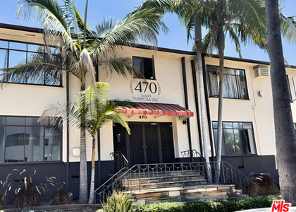 470 S Mariposa Avenue - Photo 1