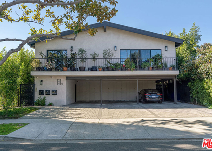 393 N Huntley Drive - Photo 1