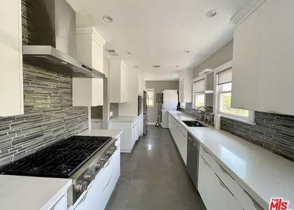 842 S Wooster Street - Photo 1