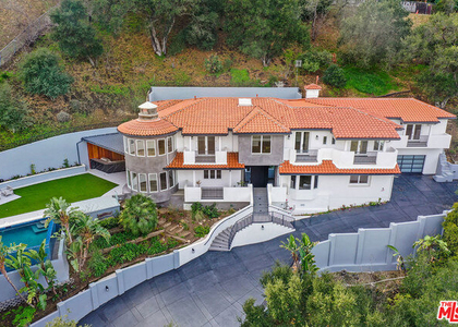 3373 Coldwater Canyon Avenue - Photo 1