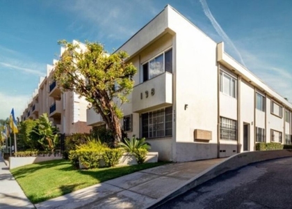 138 S St Andrews Place - Photo 1