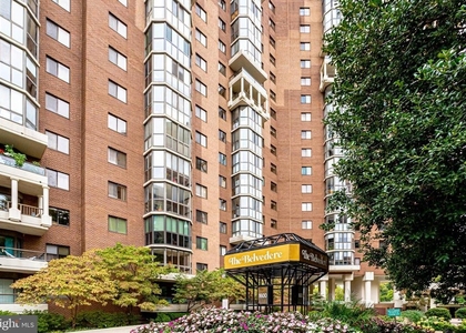 1600 N Oak Street - Photo 1