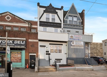1418 W Erie Avenue - Photo 1