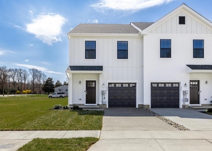 385 N Tuckahoe Road - Photo 1