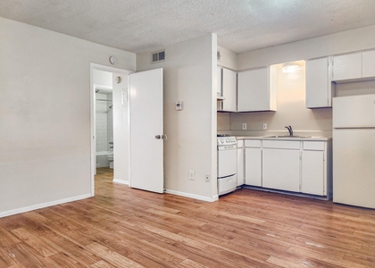 924 E Dean Keeton St - Photo 1
