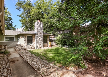 2402 Berkeley Ave - Photo 1