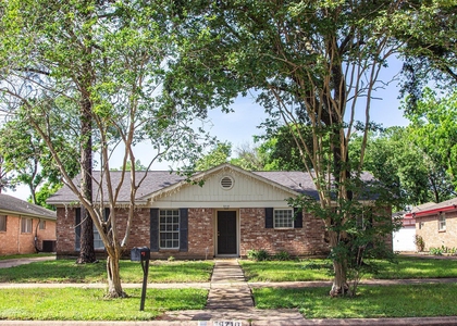 9710 Springmont - Photo 1