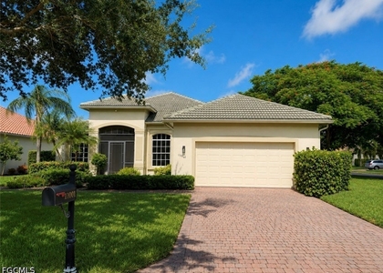 11001 Sea Tropic Lane - Photo 1
