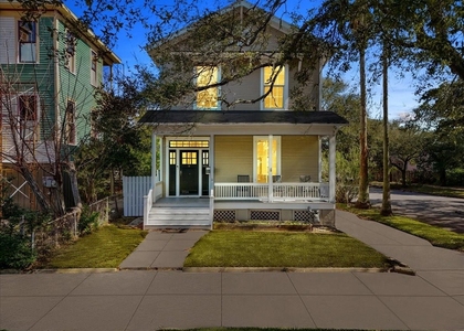 1724 33rd Street - Photo 1