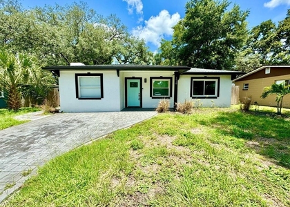 1918 E Shadowlawn Avenue - Photo 1