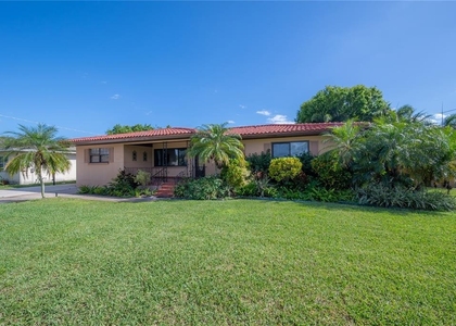 2916 W Collins Street - Photo 1