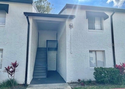 4401 S Semoran Boulevard - Photo 1