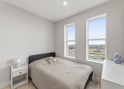 315 w broadway - Photo 1