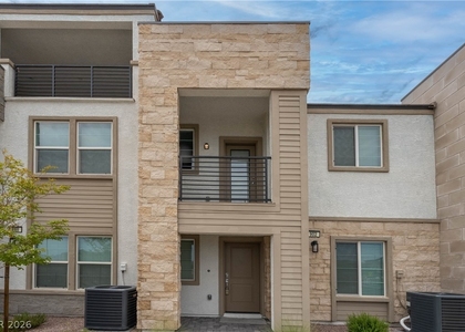 902 Bronzite Street - Photo 1