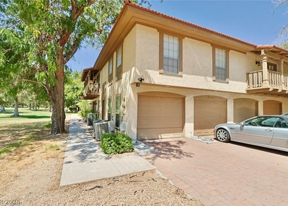3181 Pinehurst Drive - Photo 1
