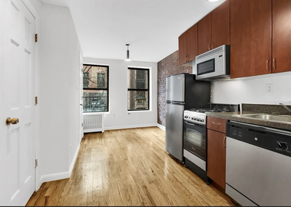 98 Christopher Street - Photo 1