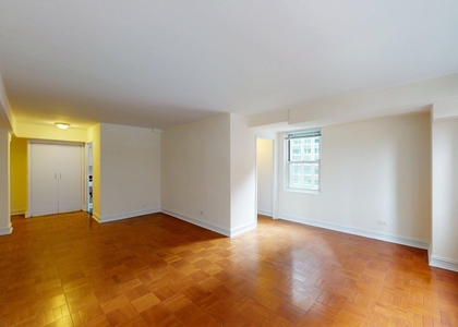 Eighth Avenue - Photo 1