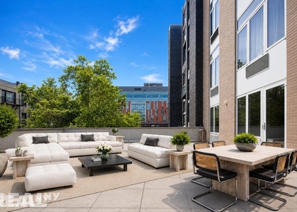 Grand Avenue - Photo 1