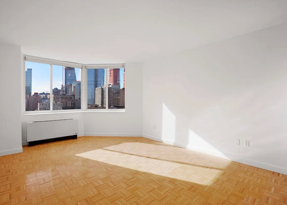 West 42nd Street - Photo 1