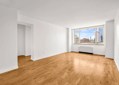 West 42nd Street - Photo 1
