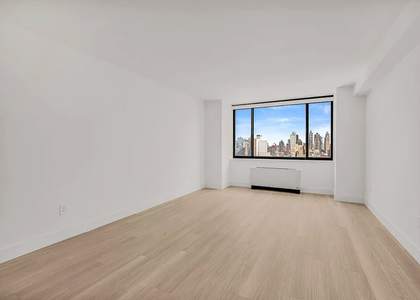 West 42nd Street - Photo 1