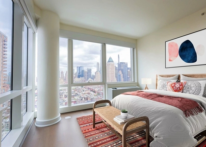 West 42nd Street - Photo 1