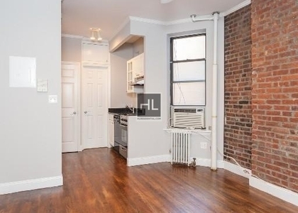 Mott Street - Photo 1