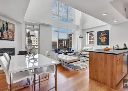 East 59 Street - Photo 1