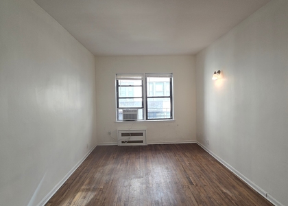 East 83 Street - Photo 1