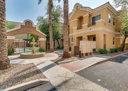 124 N California Street - Photo 1