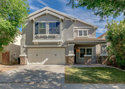 4230 E Windsor Drive - Photo 1
