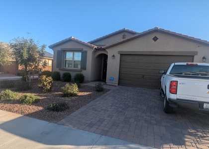 19605 W Cambridge Avenue - Photo 1