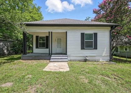 903 W Baker Street - Photo 1