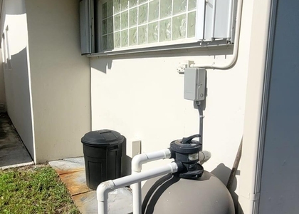 4330 Sw 10th Street - Photo 1