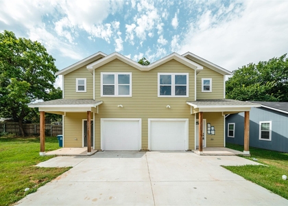 1016 W Ford Street - Photo 1