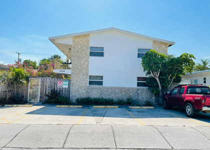 1609 S Federal Highway - Photo 1