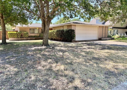 801 Kingswood Avenue - Photo 1