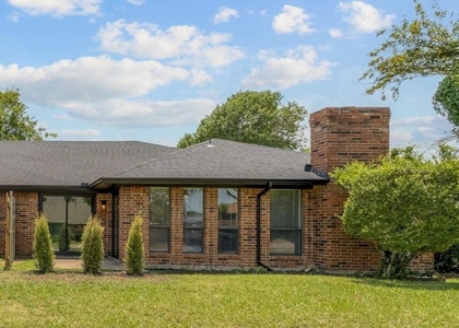 306 Bardfield Avenue - Photo 1